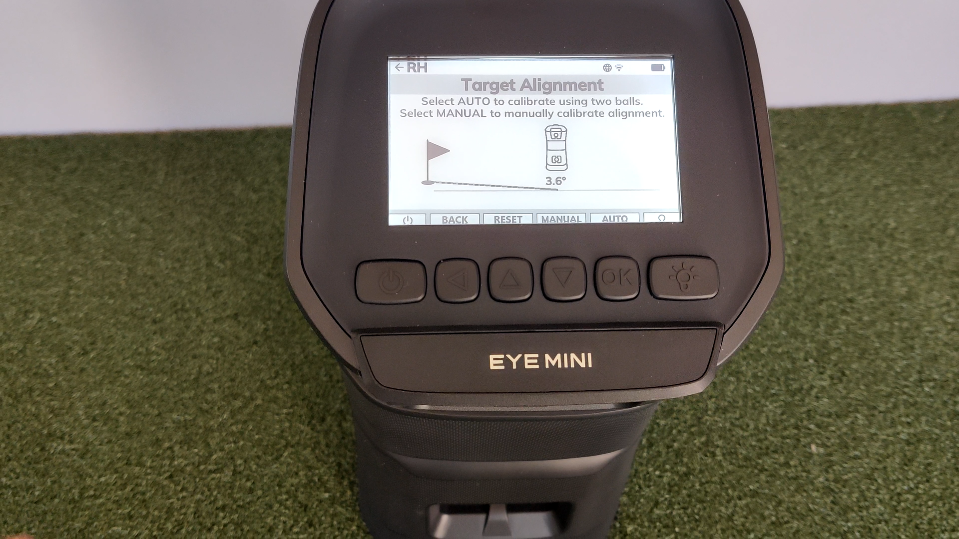 Uneekor EYE MINI Launch Monitor | theLuxeGolf